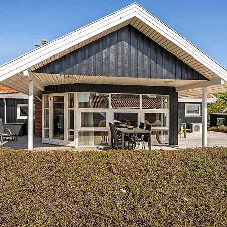 Nice In Haderslev With Kitchen Kelstrup Strand